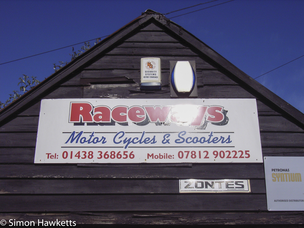 Ricoh R1v sample pictures - Raceways