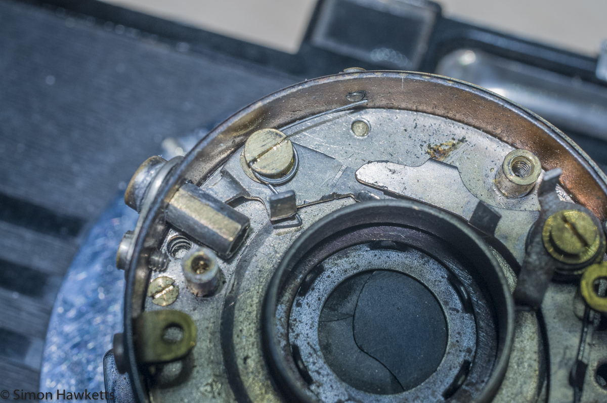 Servicing the Argus A2F - Shutter release spring detail