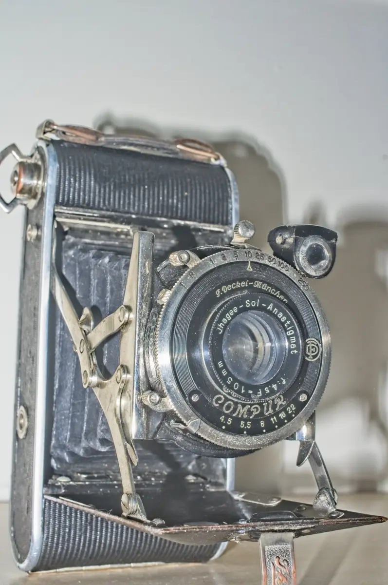 Ihagee Ultrix Folding Camera : Side view