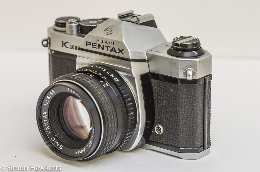 side view of the pentax k1000 showing the sync socket