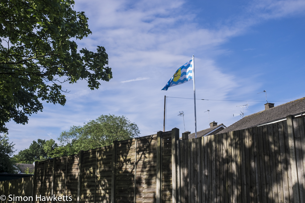 Sigma Mini-Wide on Fuji X-T1 sample pictures - fluttering flag