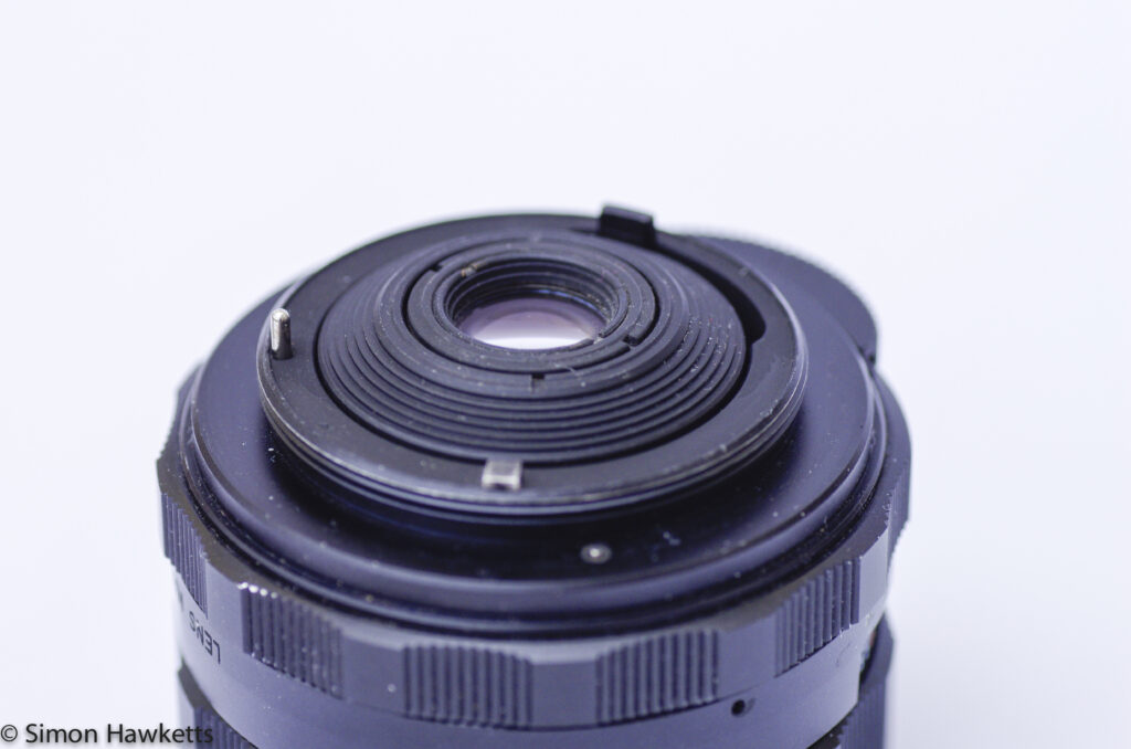 takumar 28mm f 3 5 m42 rear view showing aperture actuation pin