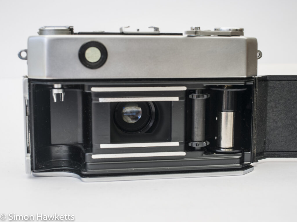 Taron Unique 35mm rangefinder camera film chamber