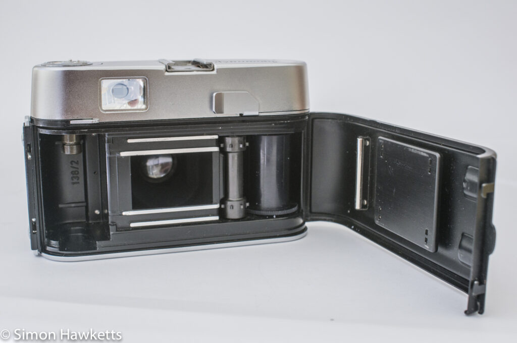 Voigtlander Dynamatic II 35mm rangefinder camera showing film chamber and light seals