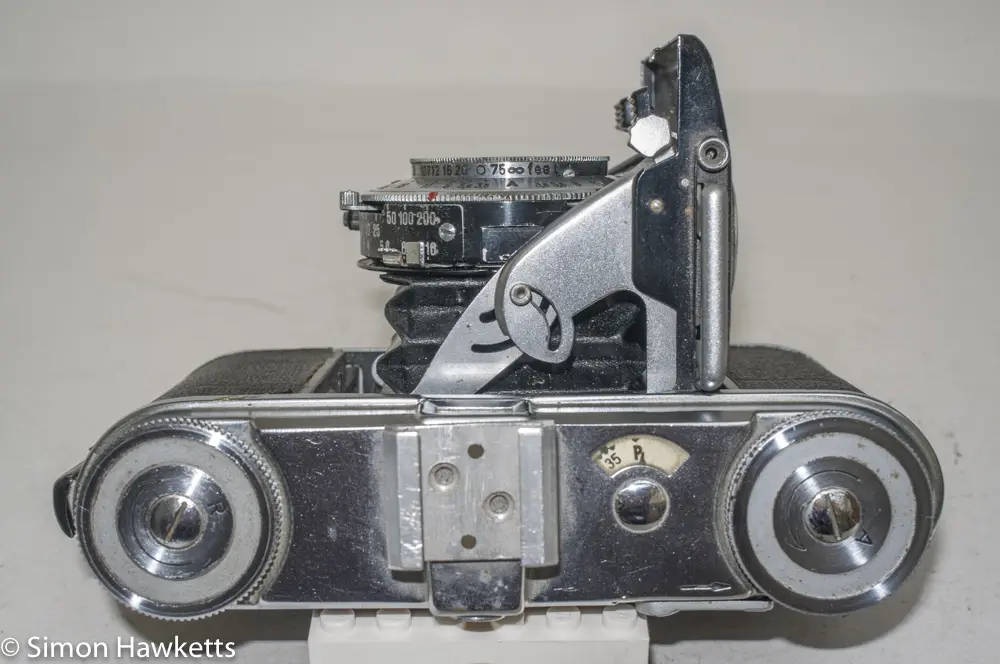 voigtlander vito 35mm folding camera top view showing controls