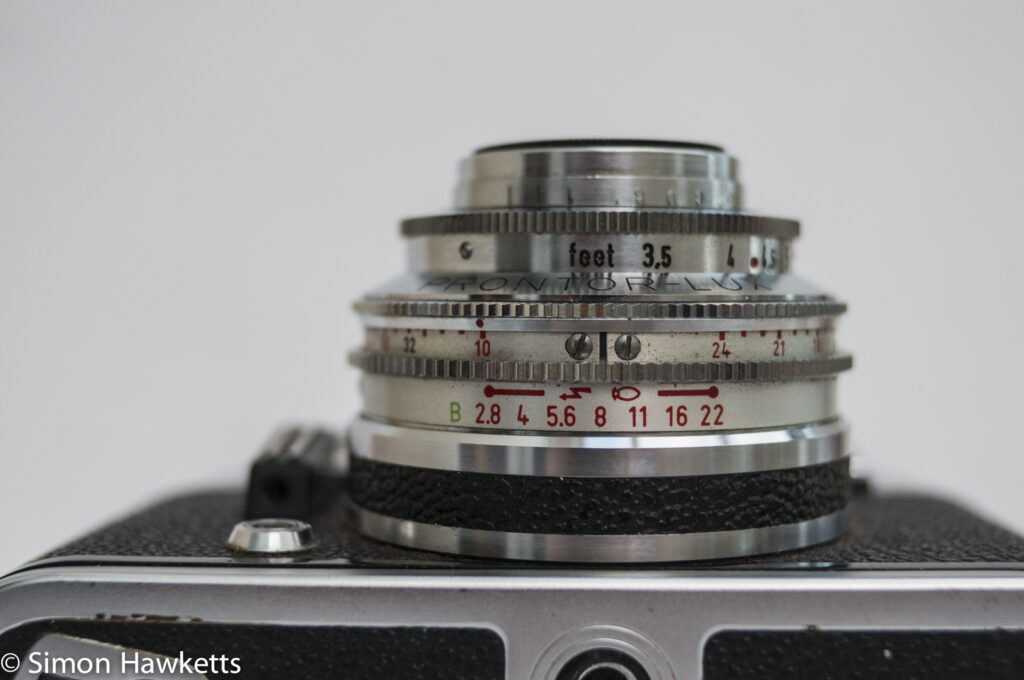 Voigtlander Vito automatic 35mm viewfinder camera showing aperture range scale