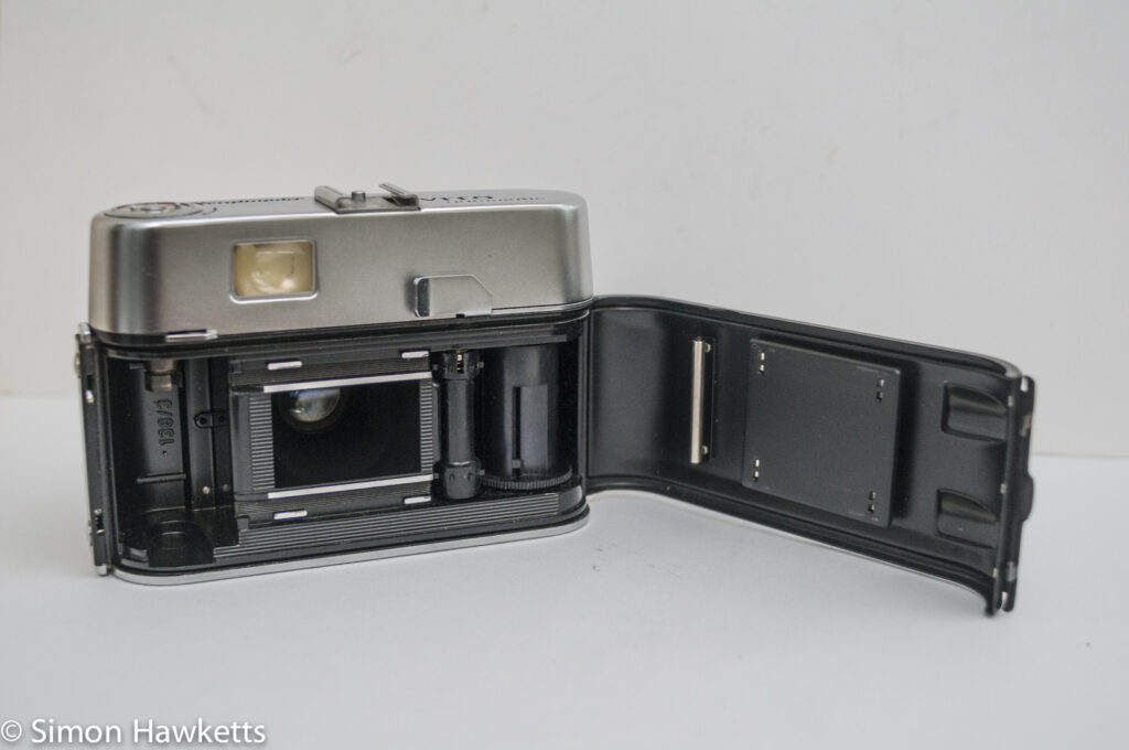 Voigtlander Vito automatic 35mm viewfinder camera showing film chamber