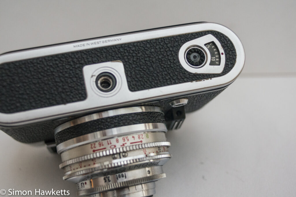 Voigtlander Vito automatic 35mm viewfinder camera showing film counter