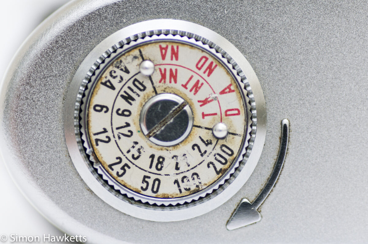 Voigtlander Vito B viewfinder camera showing DIN/ASA lookup