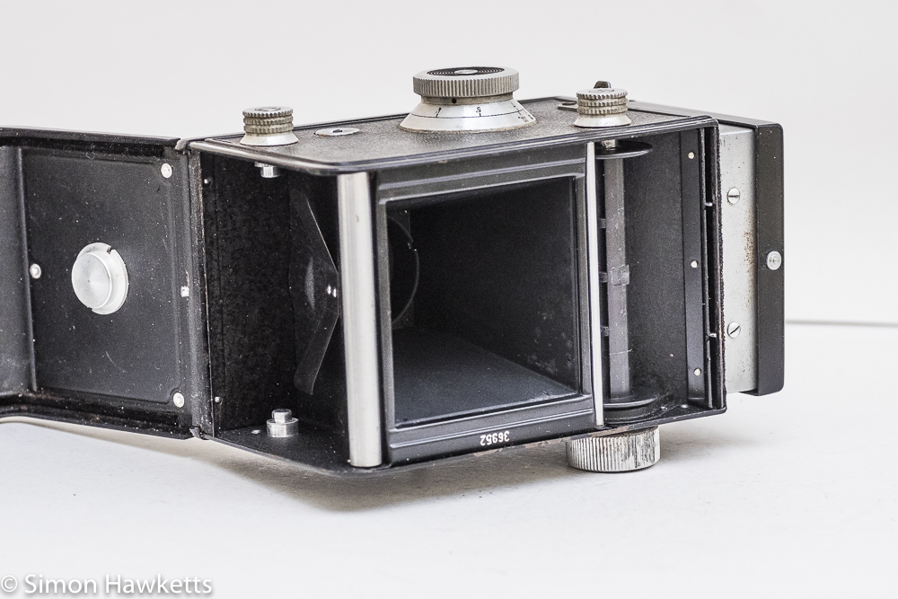 weltaflex twin lens reflex camera film chamber ready for loading