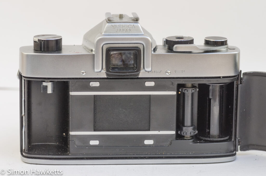 yashica j p 35mm slr camera rear view with film chamber open