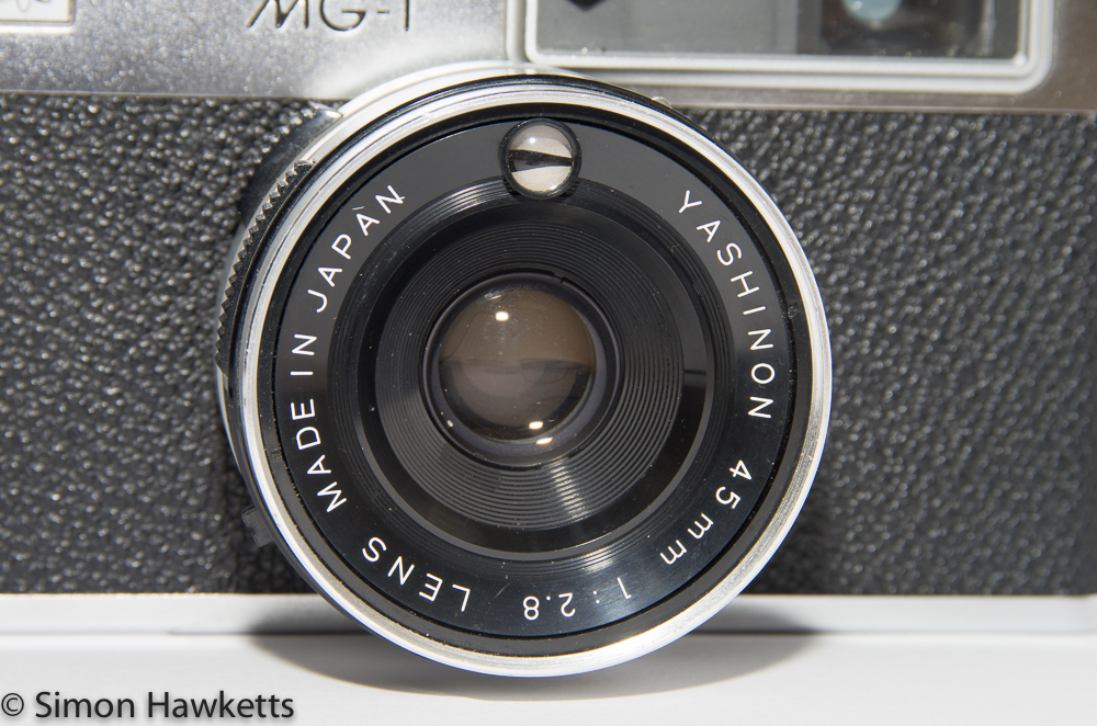 Yashica MG-1 - Exposure sensor in the top on the lens