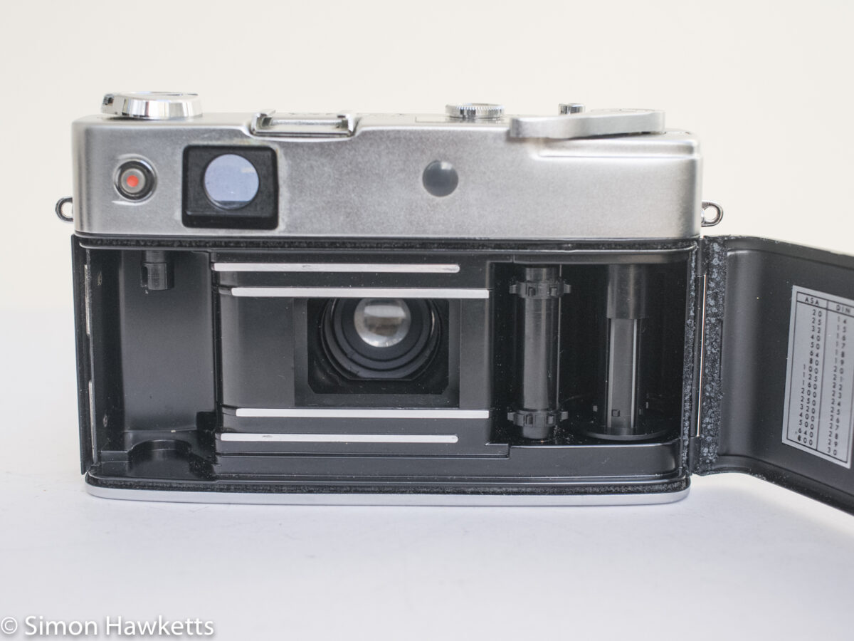 Yashica minister D film chamber