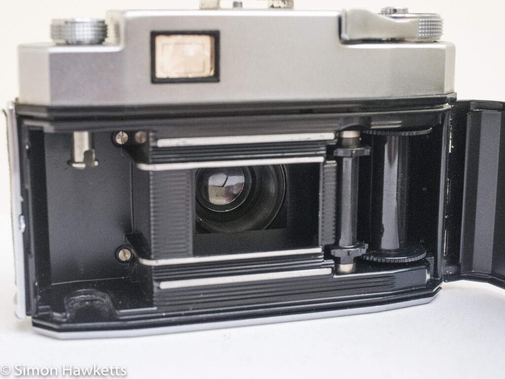 Zeiss Ikon Contina 35mm viewfinder camera showing film chamber