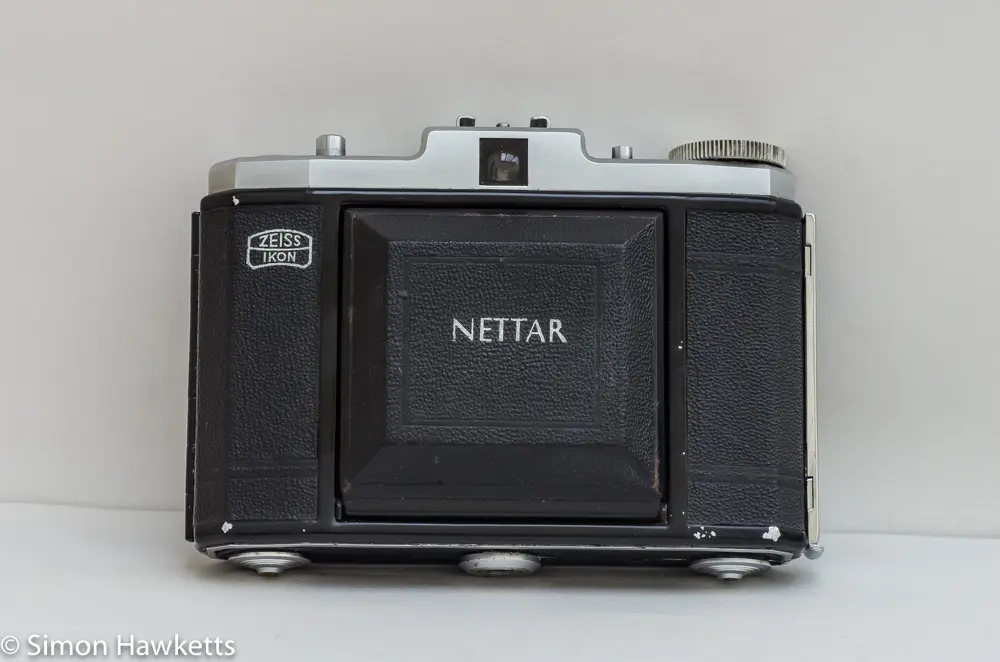 Zeiss Ikon Nettar II 517/16 front view with lens closed