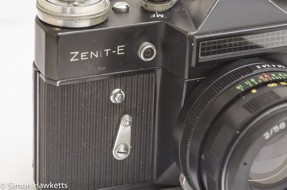 Flash sync socket and self timer on the Zenit E
