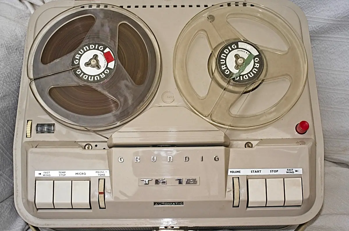 The Appealing Grundig TK 18 Tape Recorder - Everything Vintage