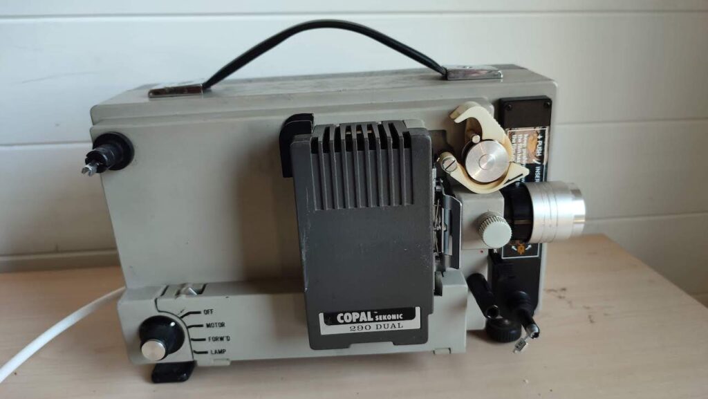 Picture of the copal sekonic 290 projector