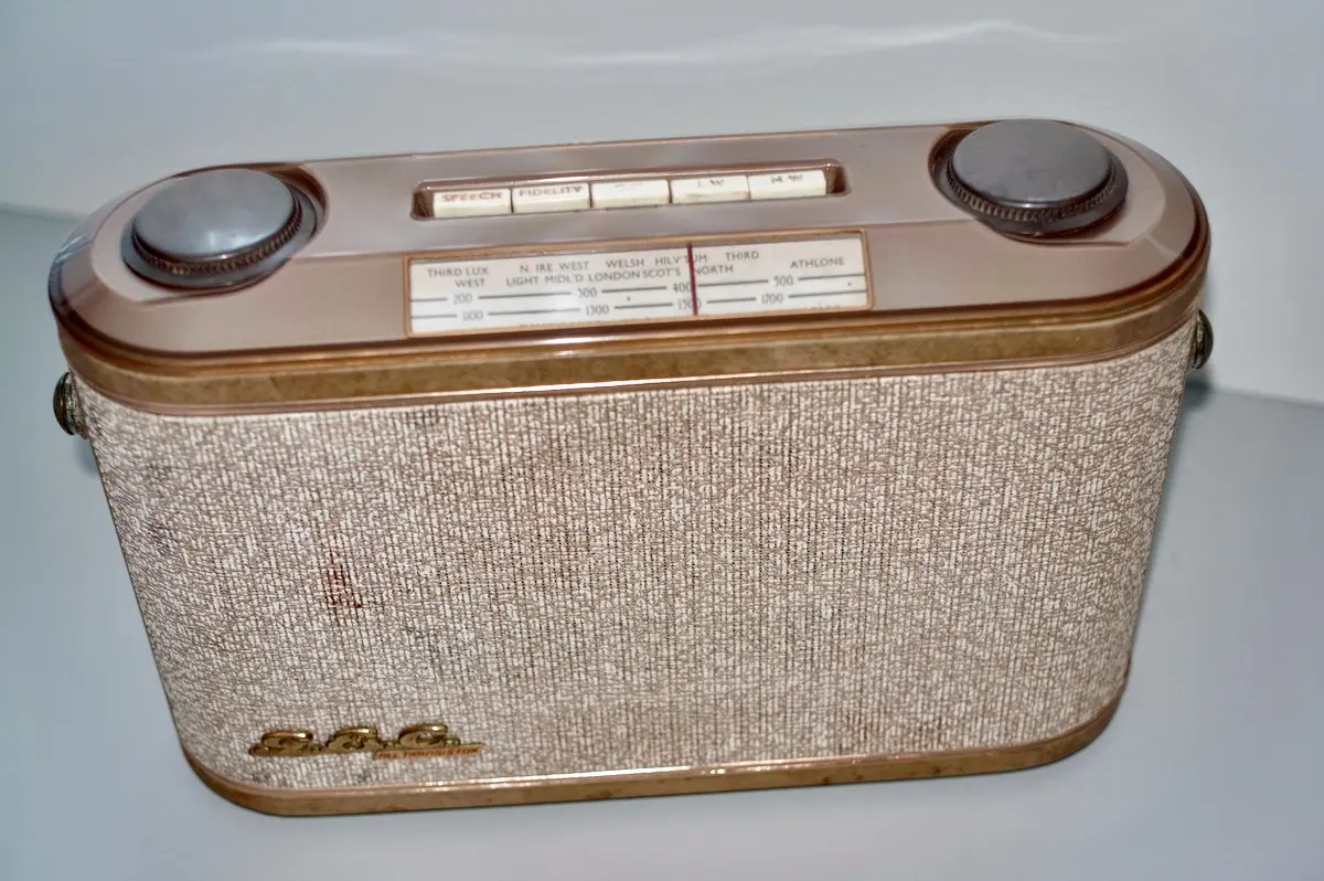 A picture of the GEC BC561 transistor radio from 1960